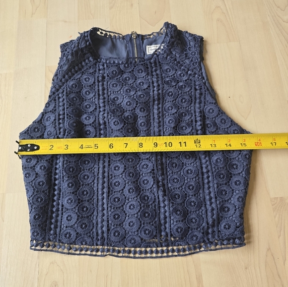 Abercrombie And Fitch Zip Back Crochet Crop Top Size Small - Picture 6 of 7